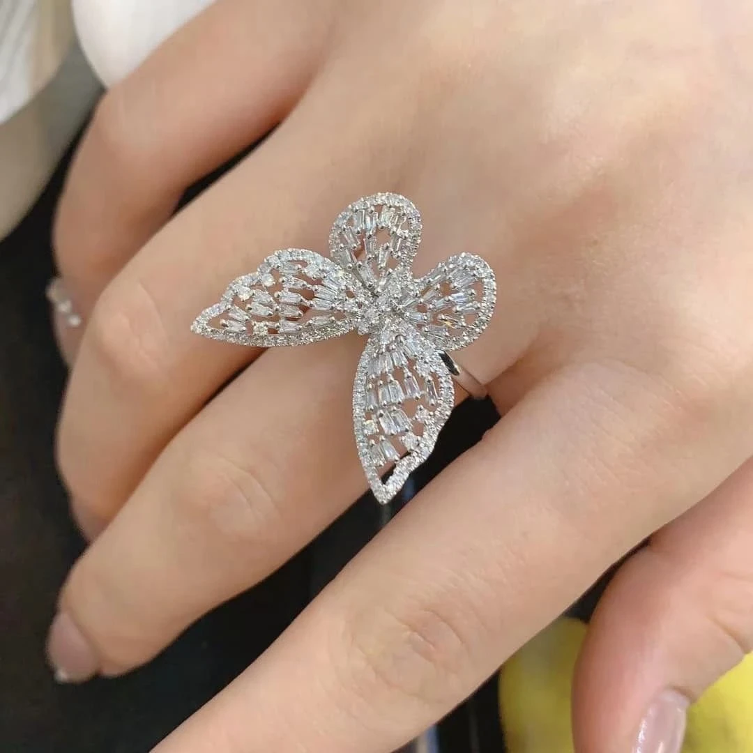 18K天然鑽石-鏤空蝴蝶戒指