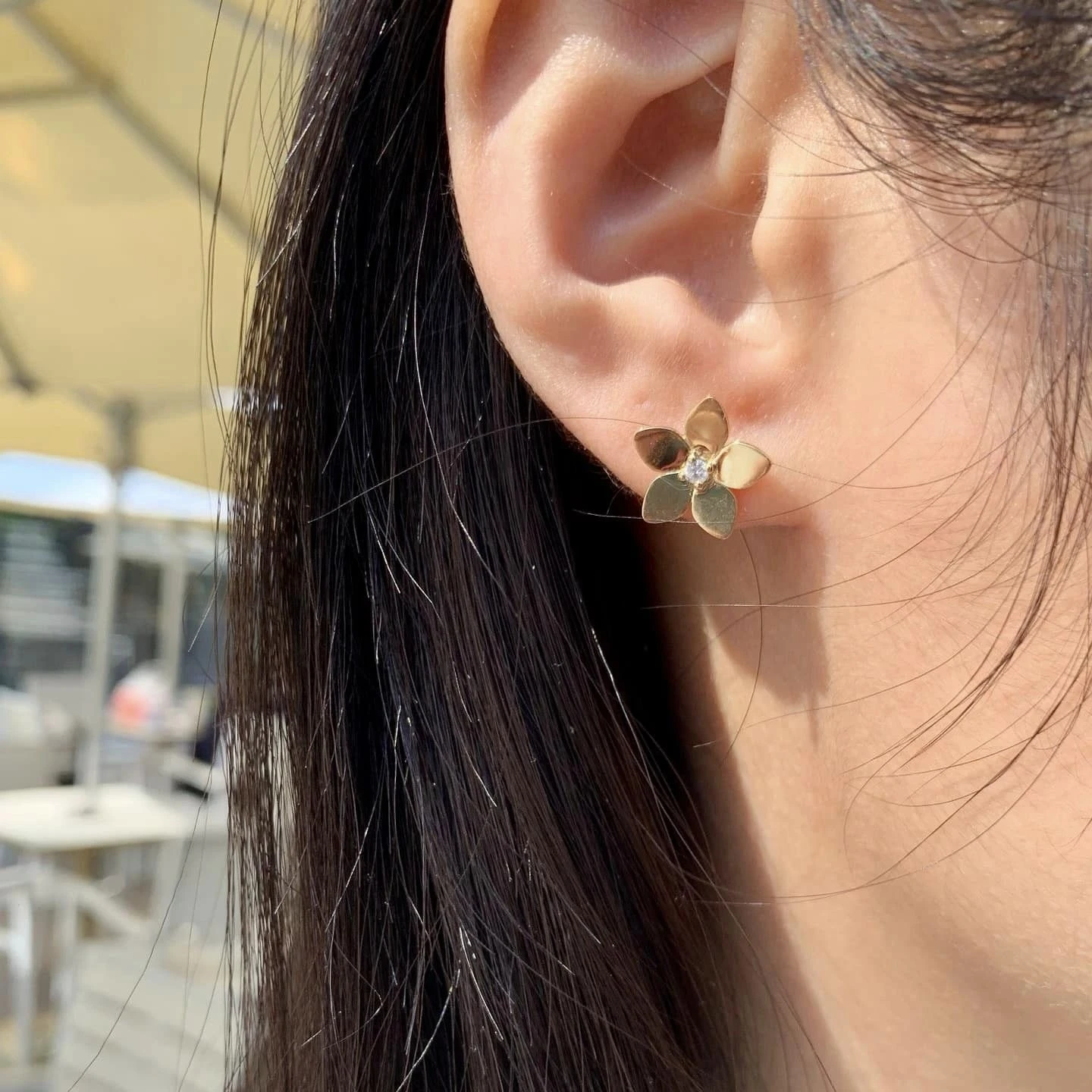 18K天然鑽石-小花造型耳環