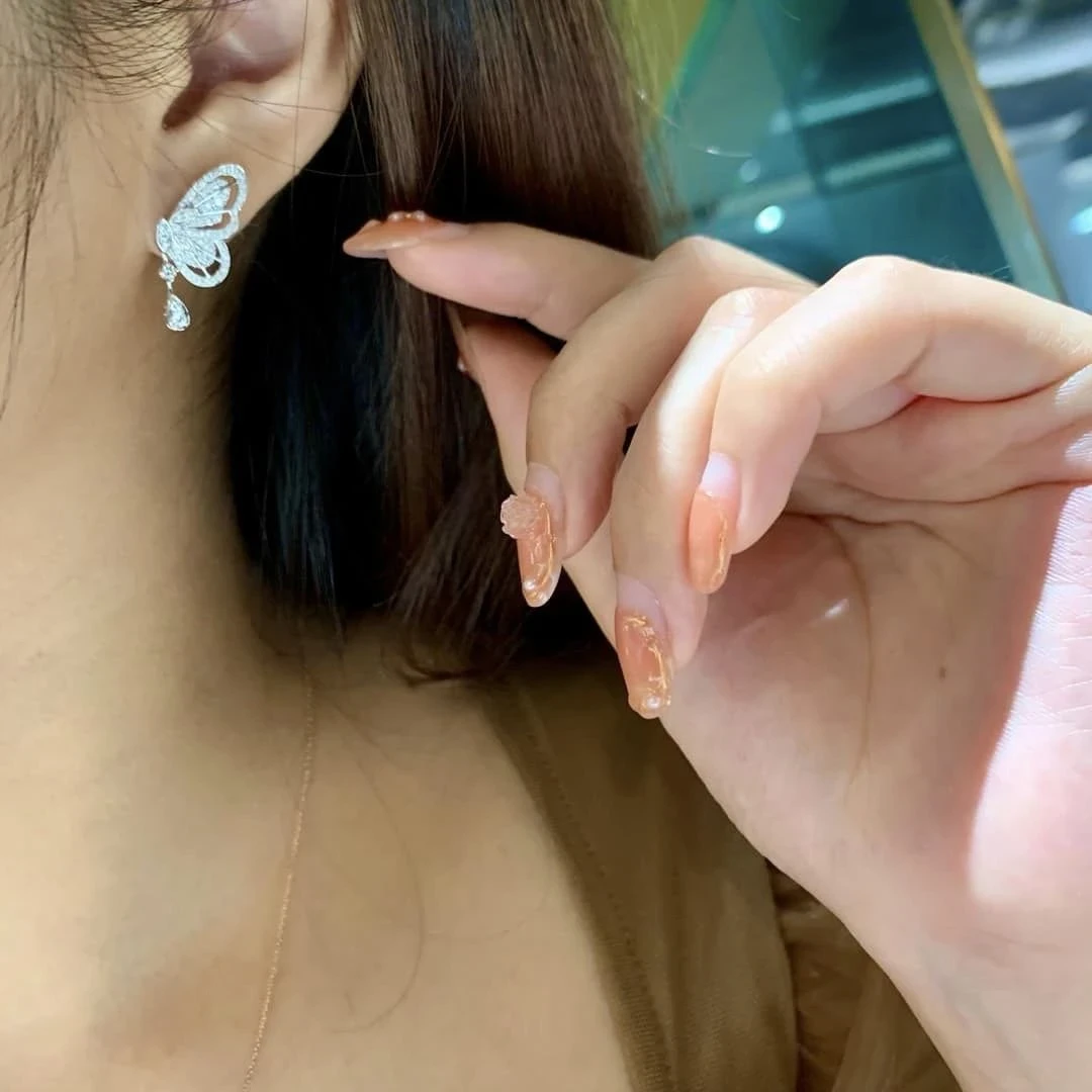 18K天然鑽石-蝴蝶耳環