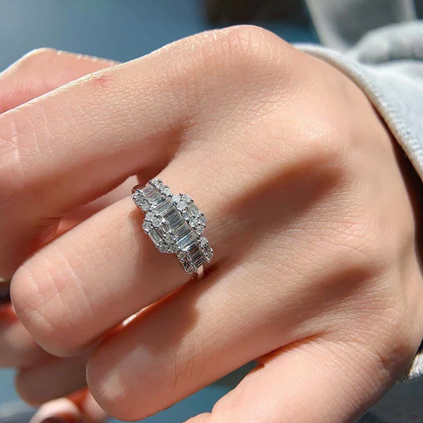 18K天然鑽石-三石款戒指