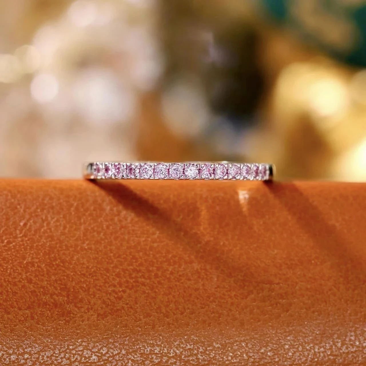 18K天然粉鑽線型戒指