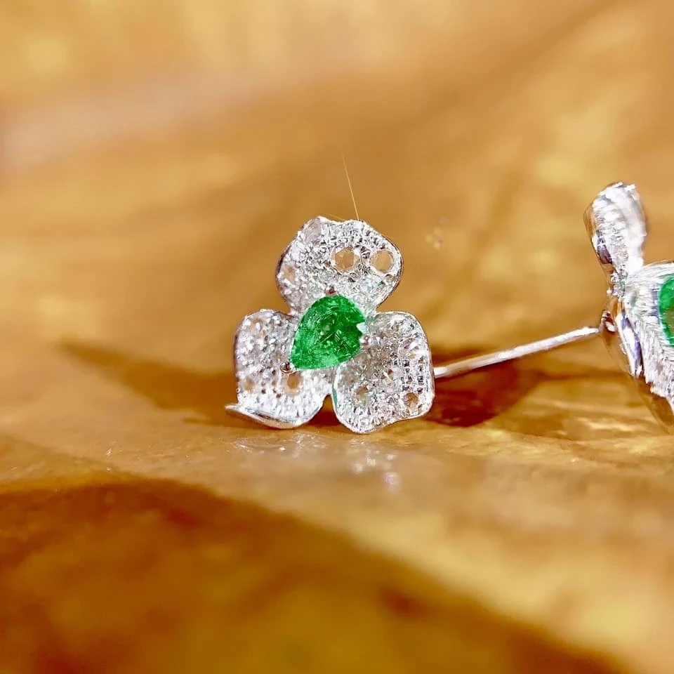 18K天然鑽石-祖母綠花瓣耳環 - 第2張圖 18K天然鑽石-祖母綠花瓣耳環