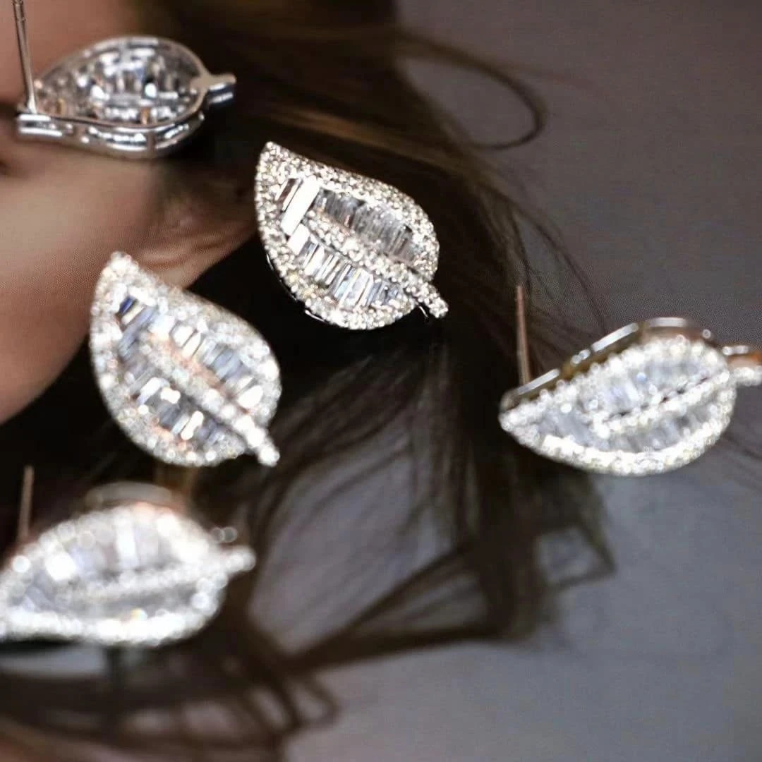 18K天然鑽石-葉子造型耳環