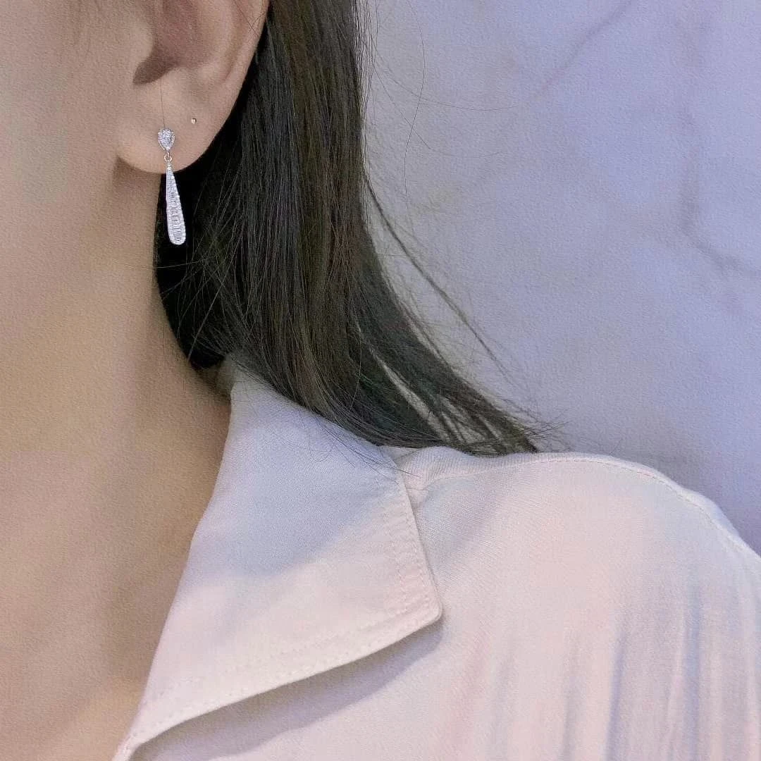 18K天然鑽石-水滴造型耳環