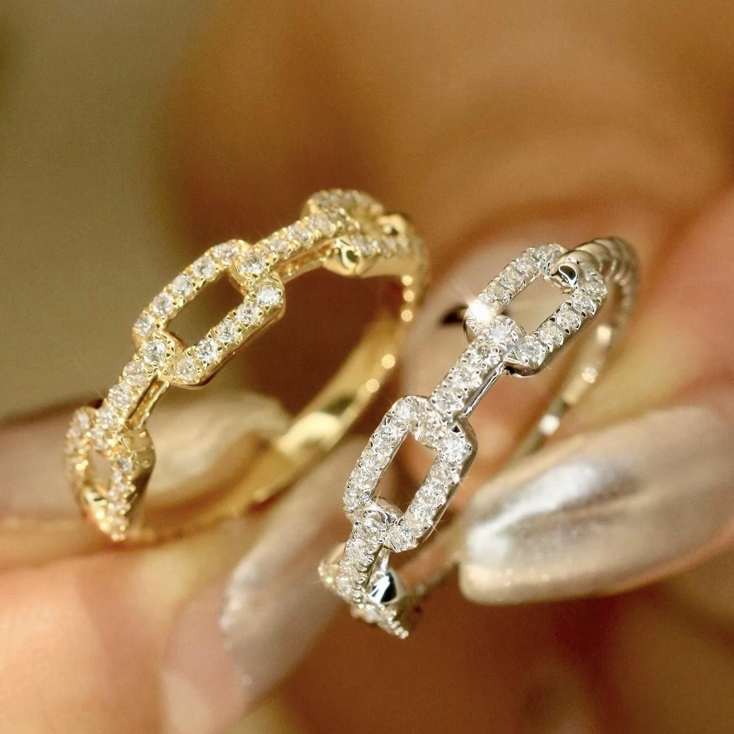 18K天然鑽石環環相扣戒指