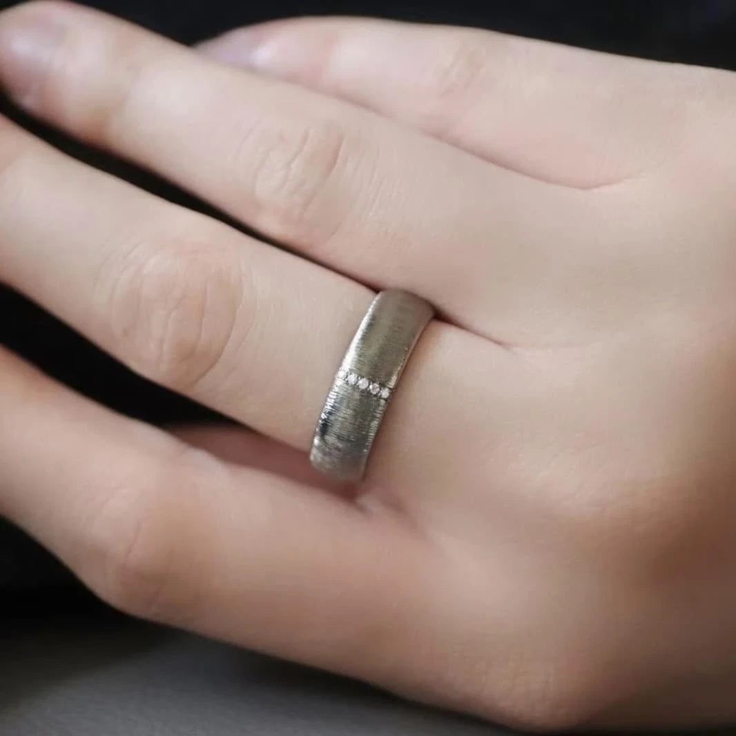 18K天然鑽石-復古拉絲戒指