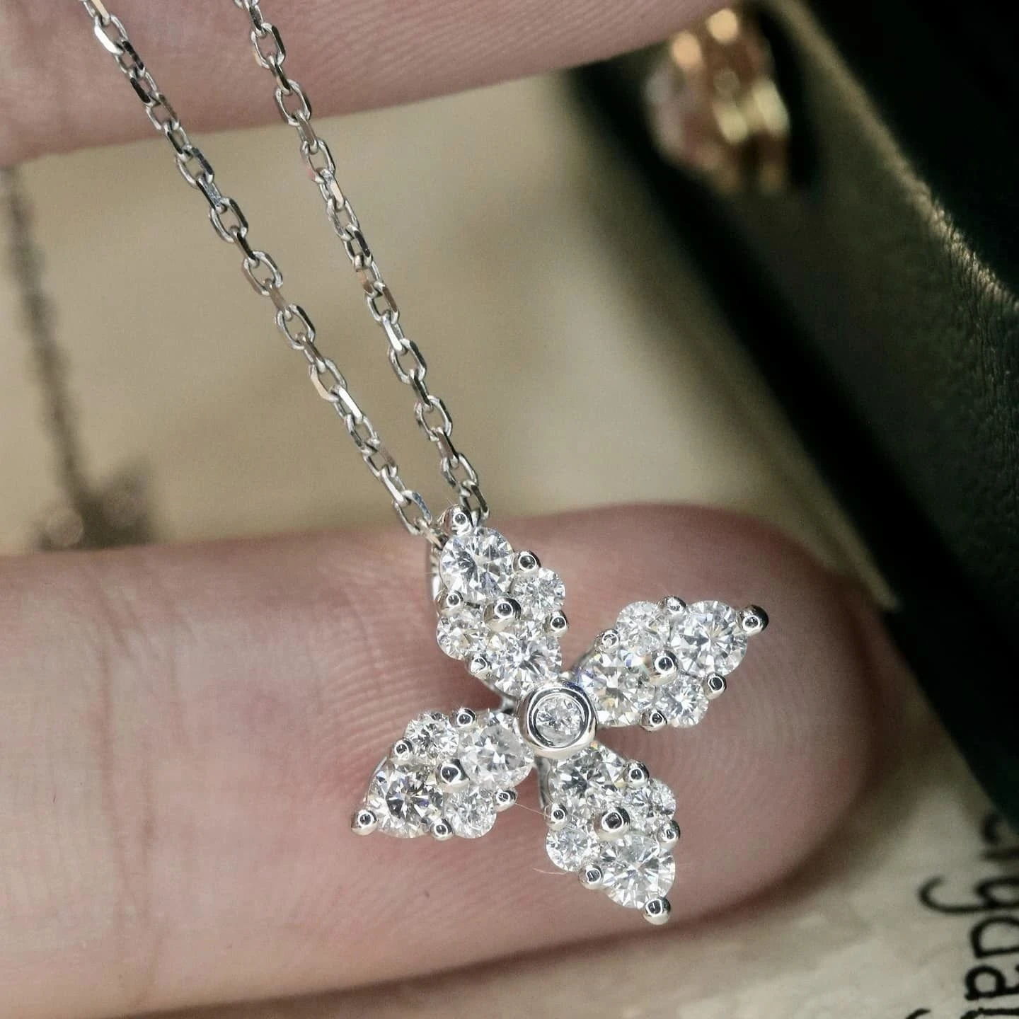 18K天然鑽石-四葉草項鍊