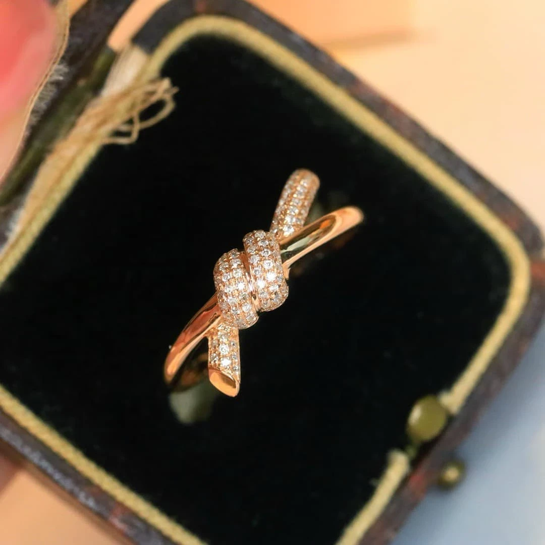 18K天然鑽石-打結戒指