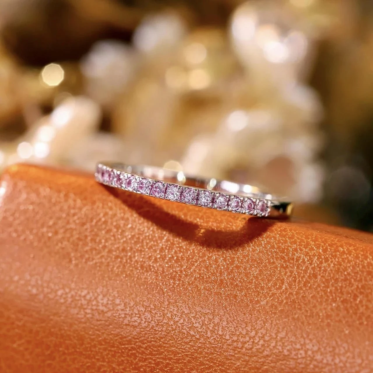 18K天然粉鑽線型戒指