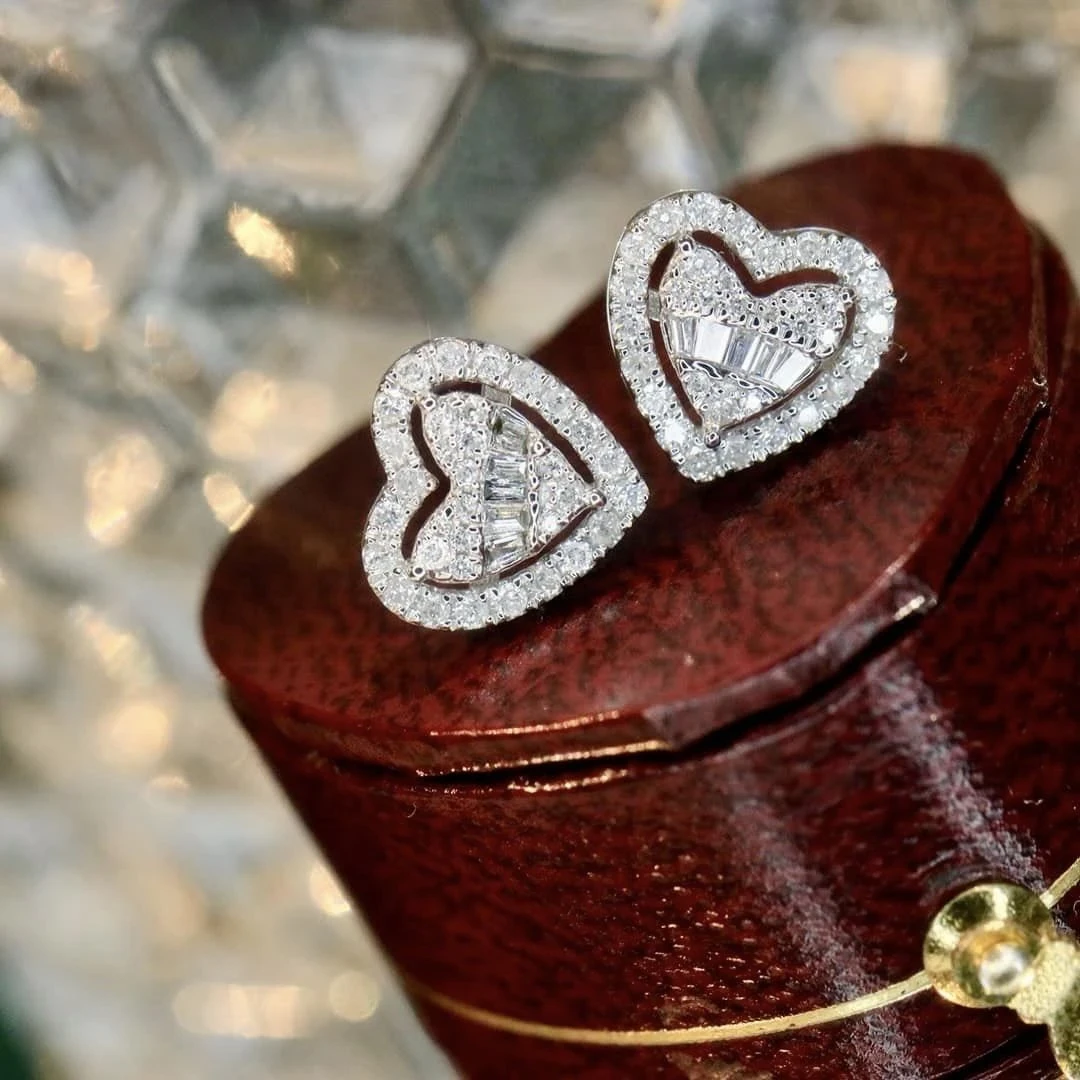 18K天然鑽石-愛心耳環