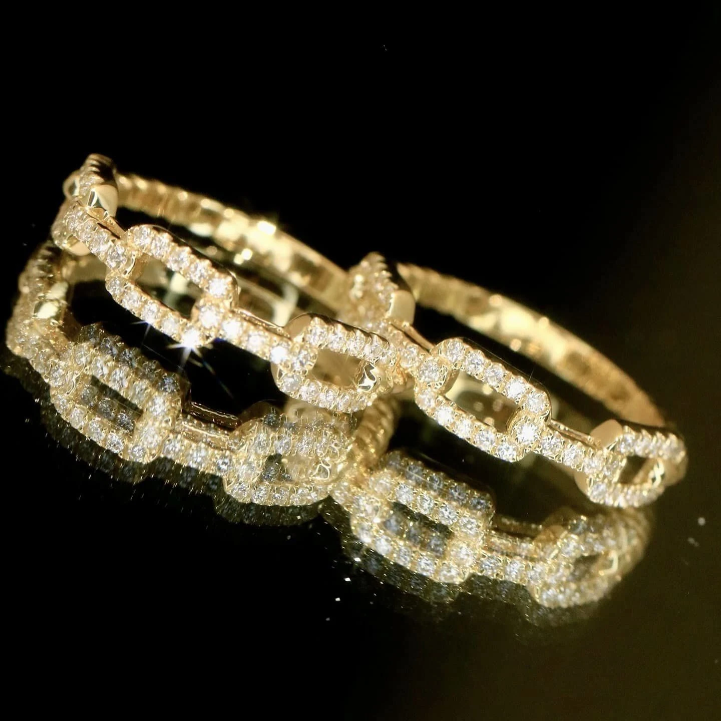 18K天然鑽石環環相扣戒指