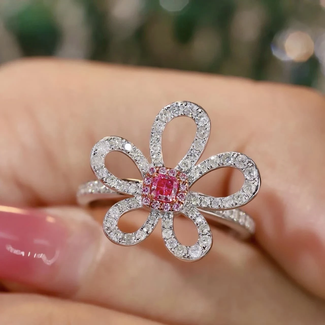 18K天然鑽石-五花瓣戒指 - 第4張圖 18K天然鑽石-五花瓣戒指