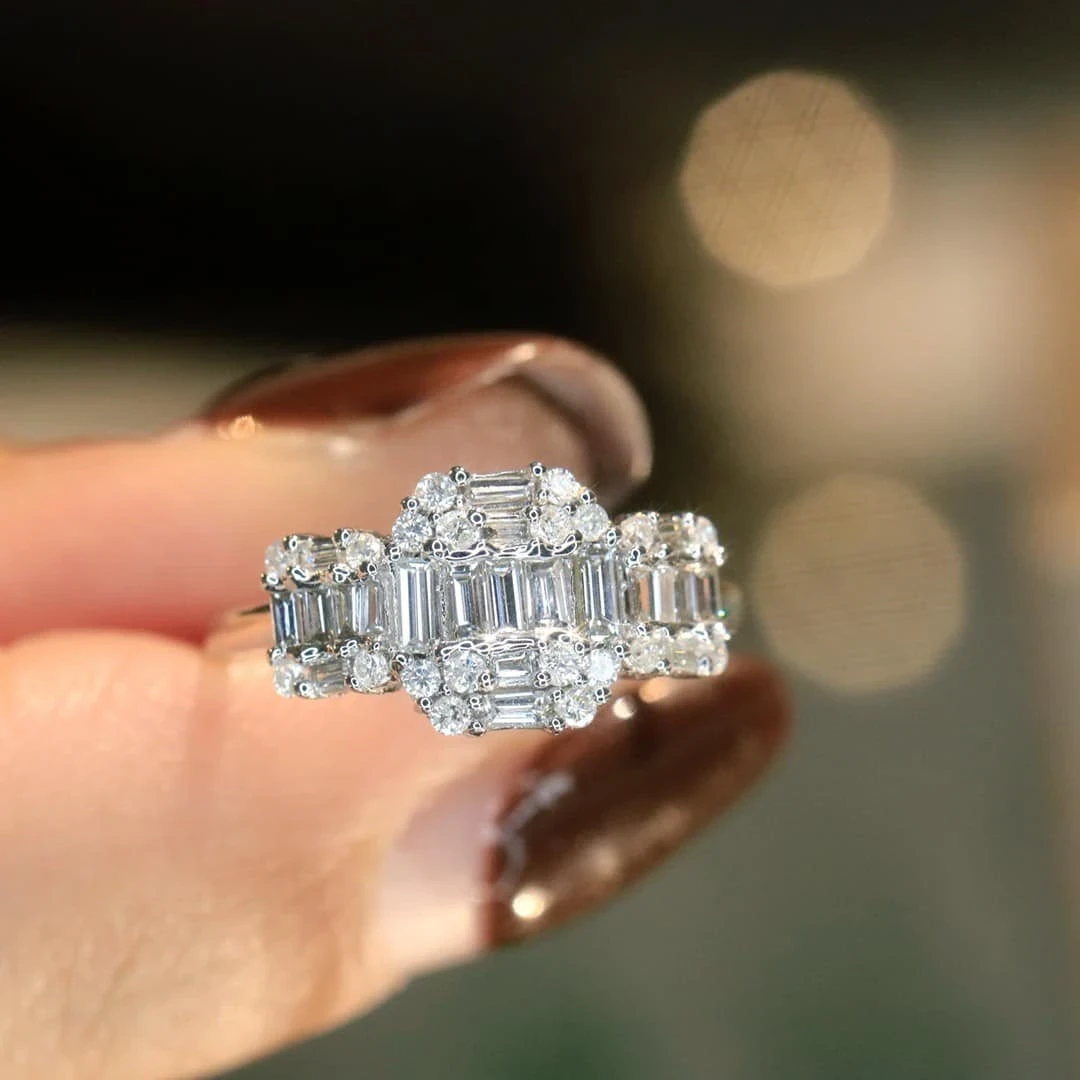 18K天然鑽石-三石款戒指