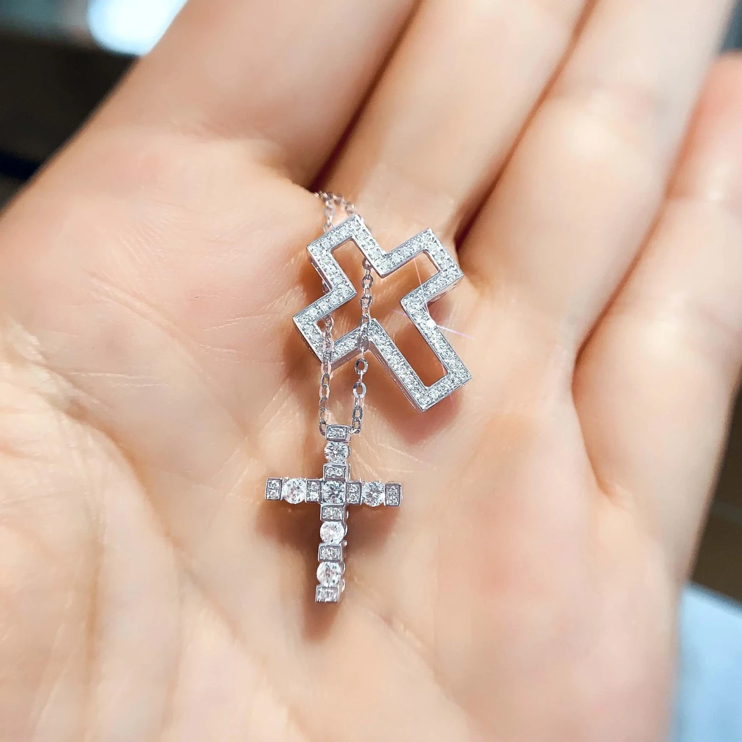 18K天然鑽石-十字架墜飾