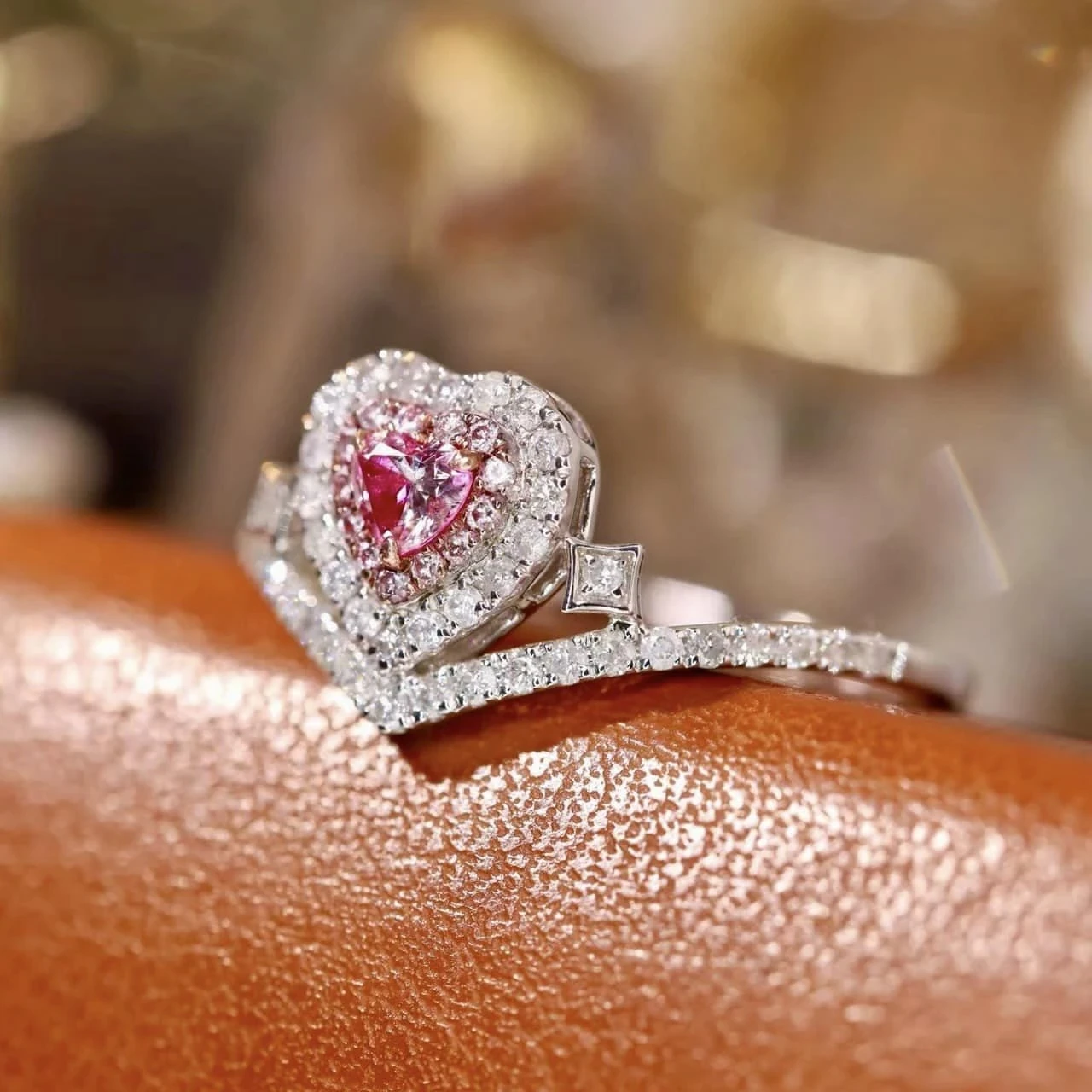 18K天然鑽石-愛心戒指