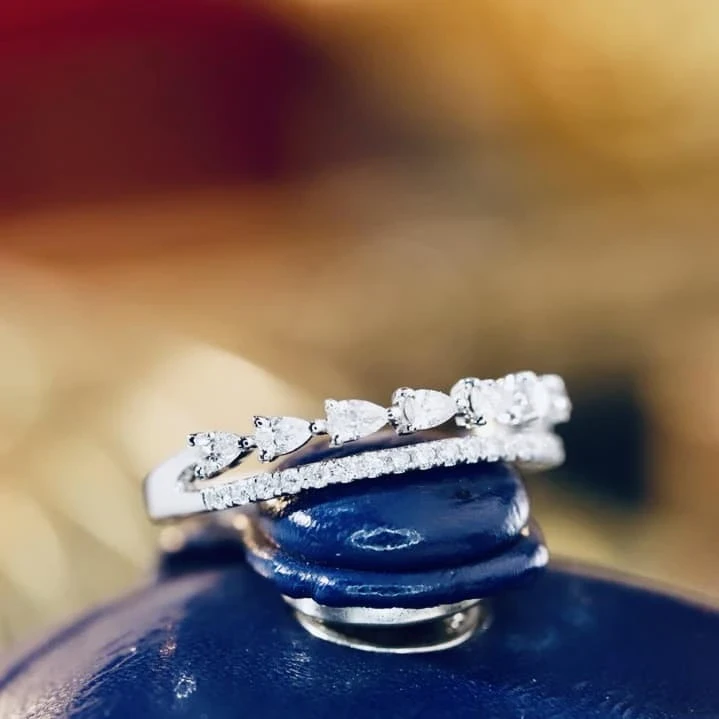 18K天然鑽石-線型戒指