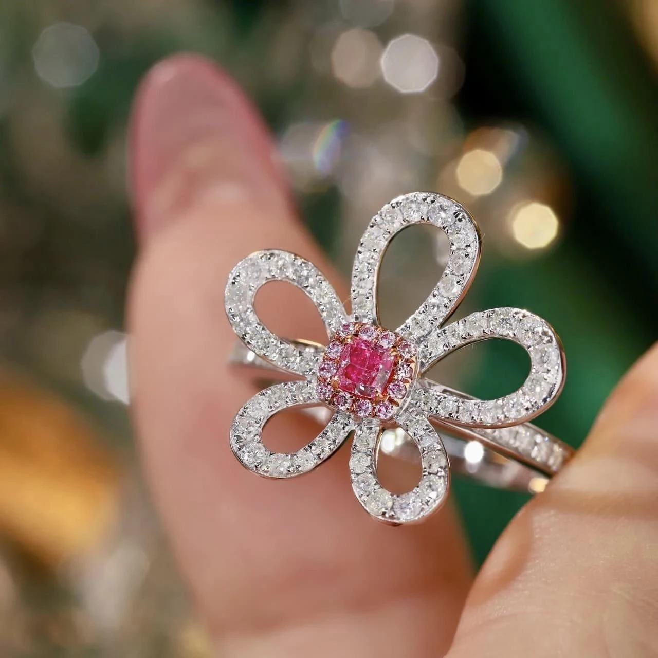 18K天然鑽石-五花瓣戒指 - 第5張圖 18K天然鑽石-五花瓣戒指