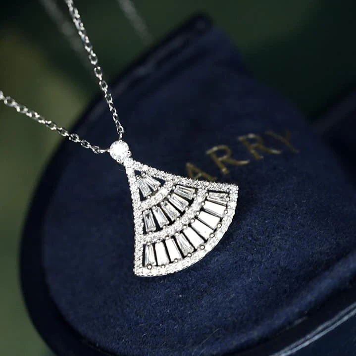 18K天然鑽石-小裙子項鍊