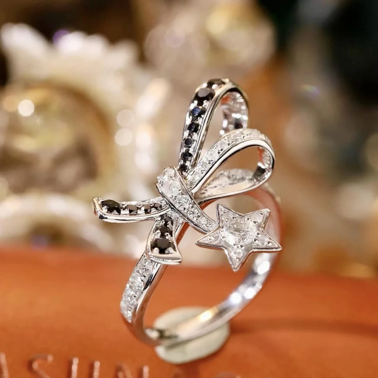 18K天然鑽石-蝴蝶結流星款戒指 - 第5張圖 18K天然鑽石-蝴蝶結流星款戒指