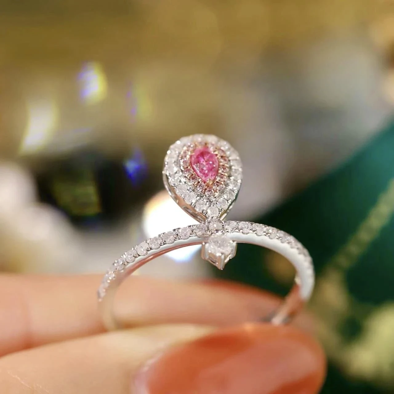 18K天然鑽石-公主型戒指