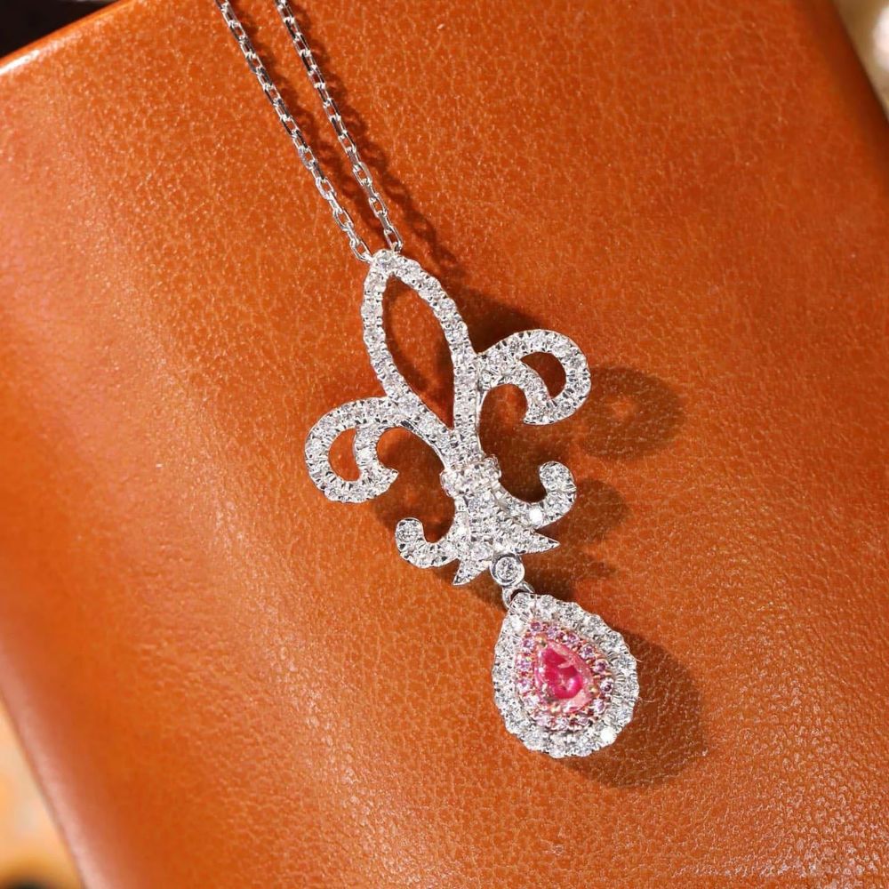 18K天然粉鑽-鳶尾花造型項鍊