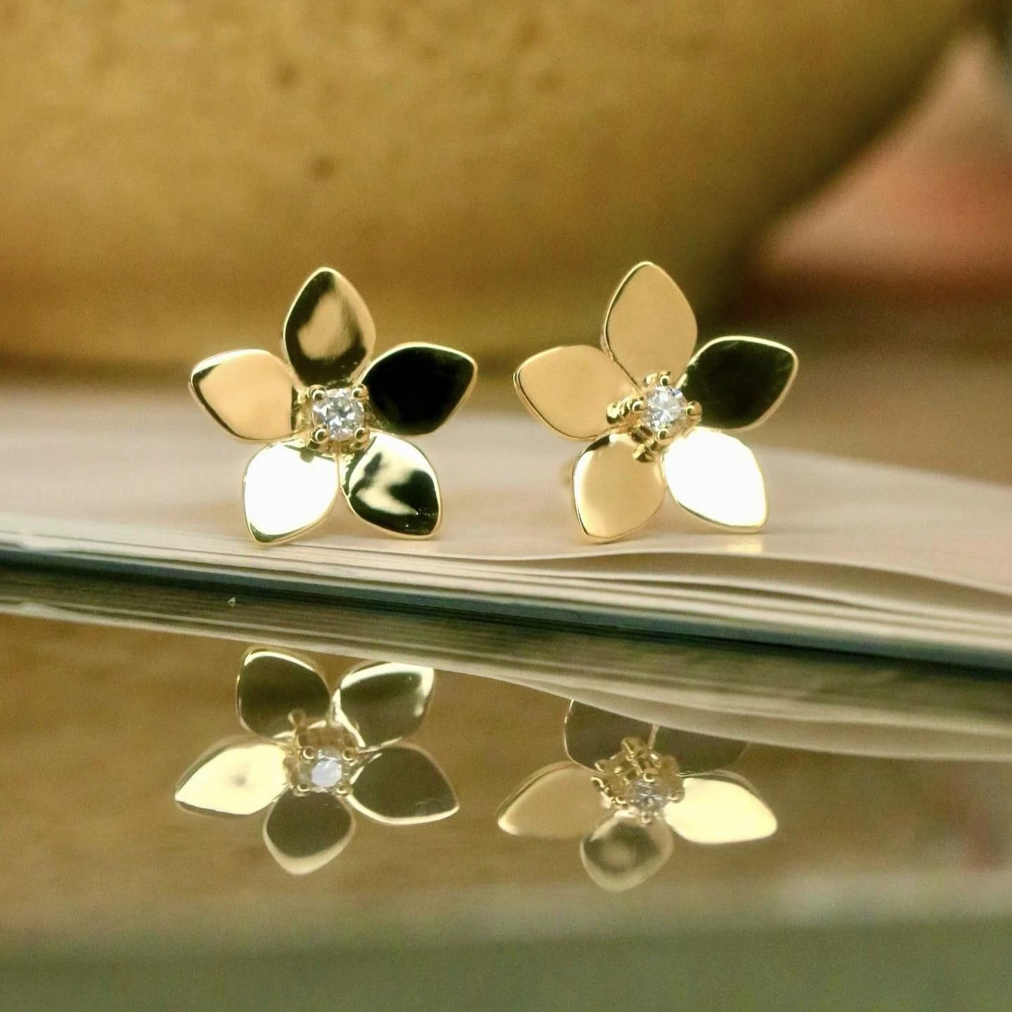 18K天然鑽石-小花造型耳環 - 第6張圖 18K天然鑽石-小花造型耳環