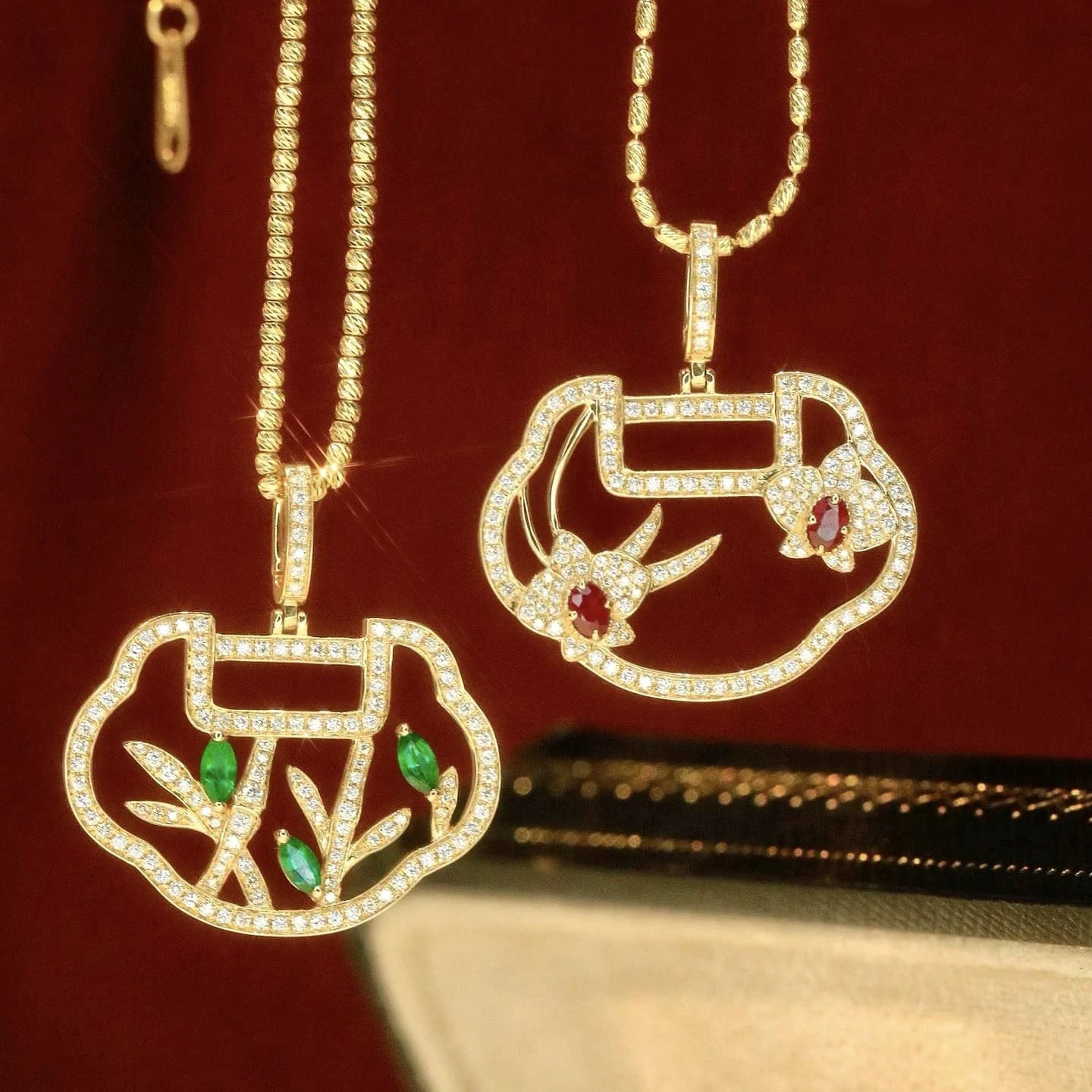 18K天然鑽石-紅寶石/祖母綠平安鎖墜飾 - 第6張圖 18K天然鑽石-紅寶石/祖母綠平安鎖墜飾