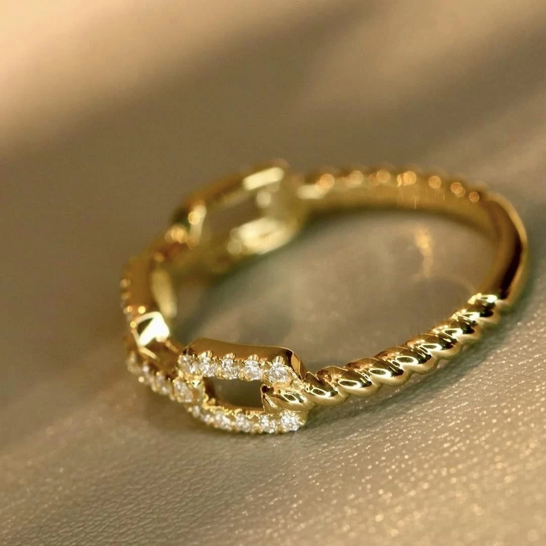 18K天然鑽石環環相扣戒指