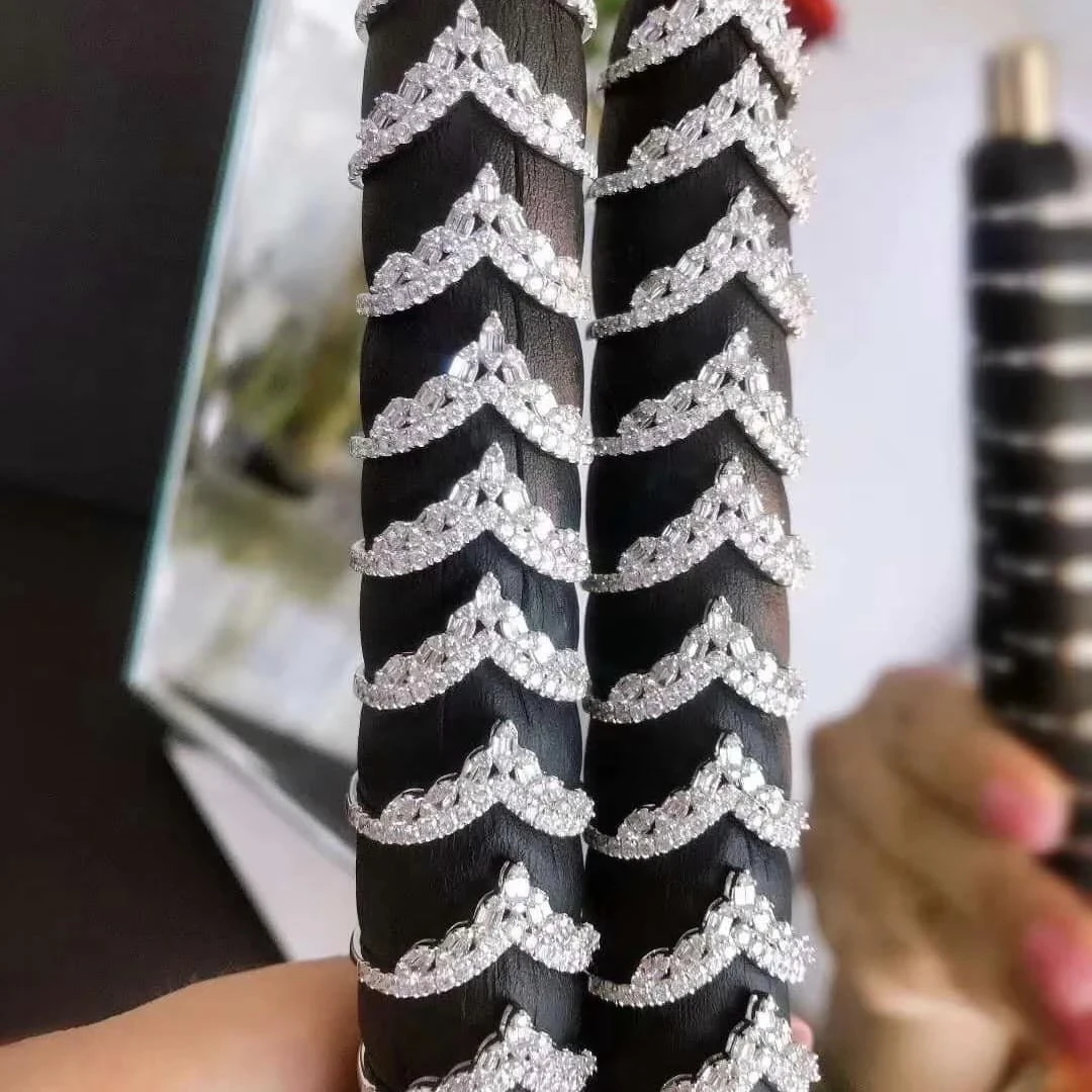 18K天然鑽石-大V戒指