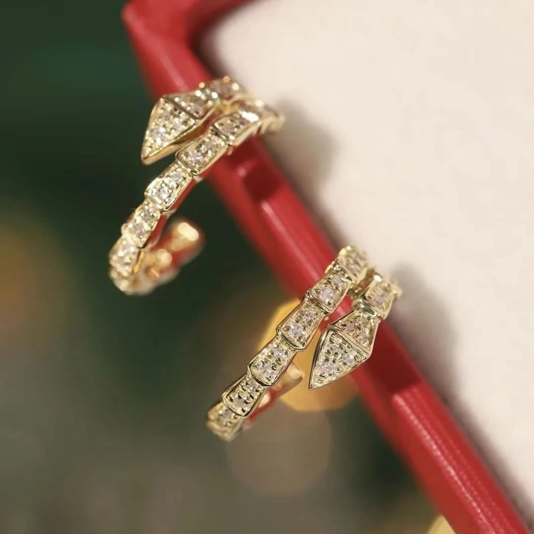 18K天然鑽石-蛇款耳環