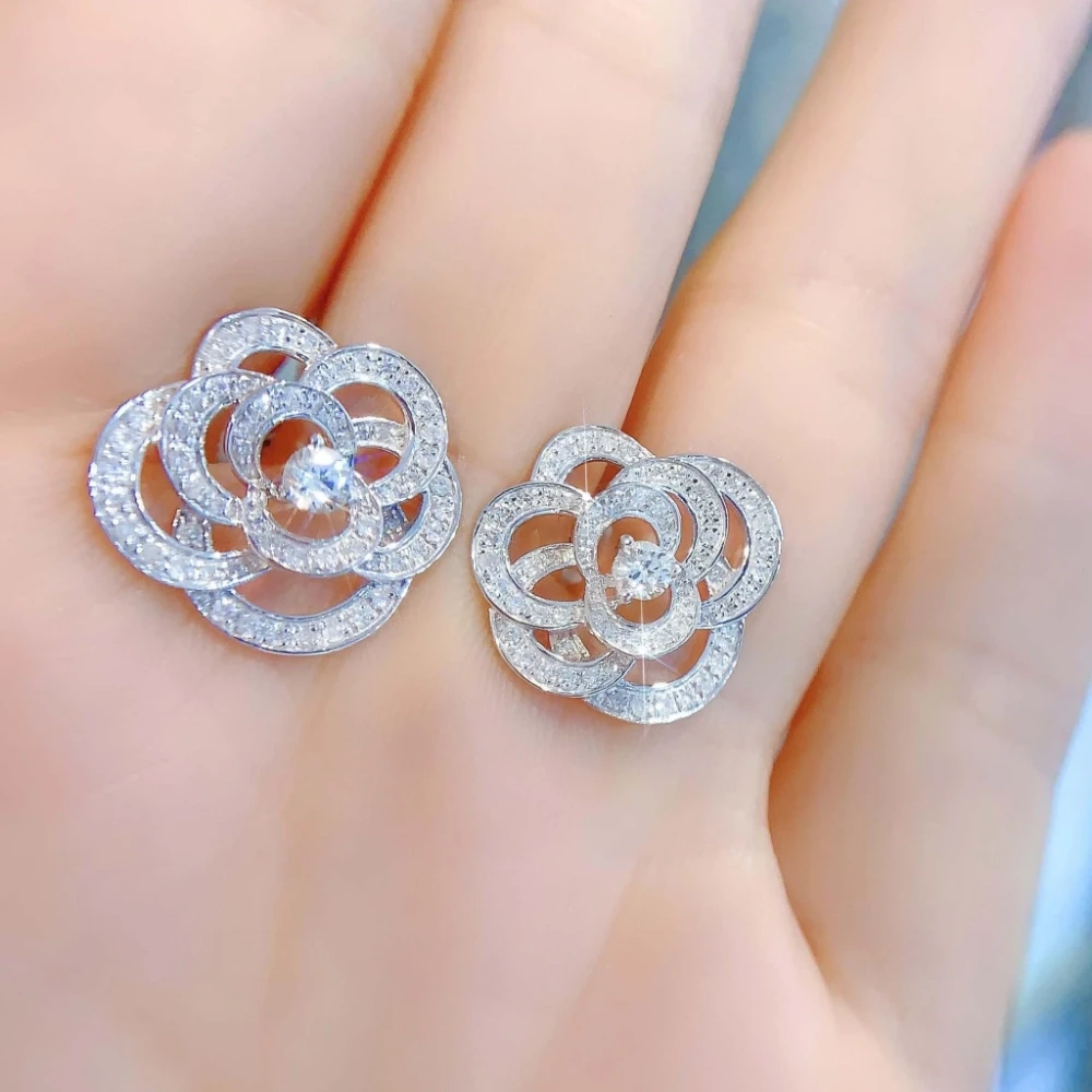 18K天然鑽石-山茶花氣質款耳環