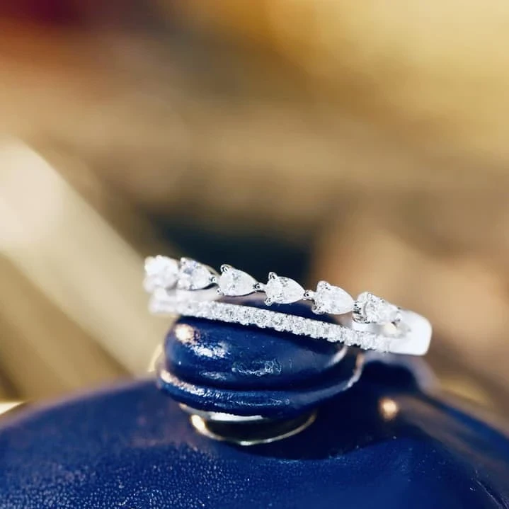 18K天然鑽石-線型戒指