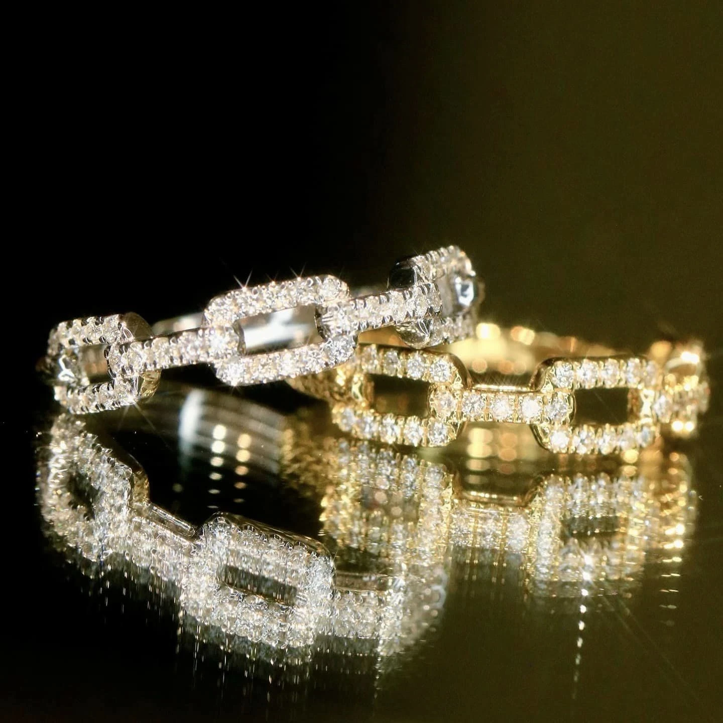 18K天然鑽石環環相扣戒指