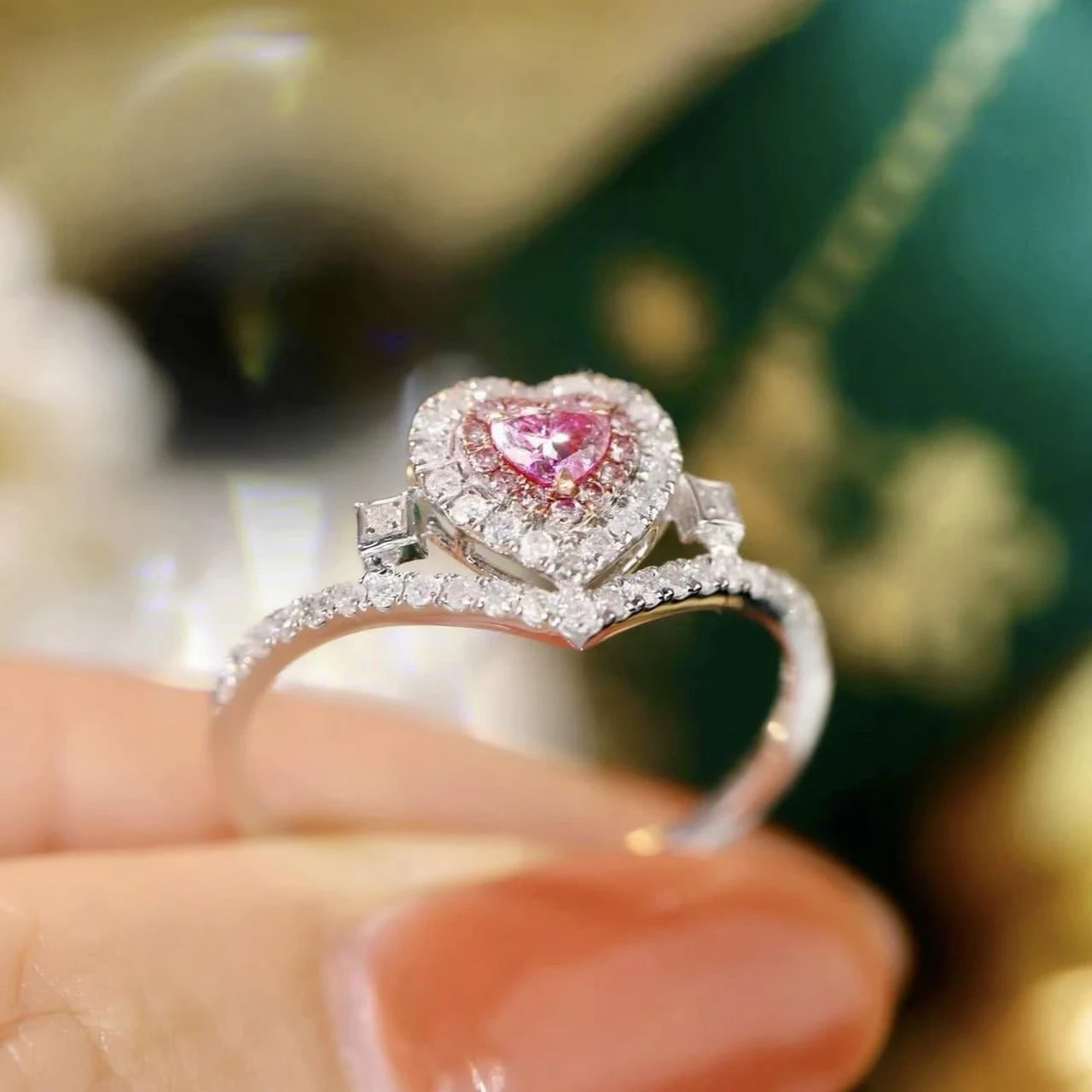 18K天然鑽石-愛心戒指