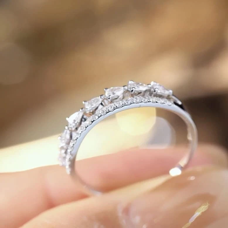 18K天然鑽石-線型戒指