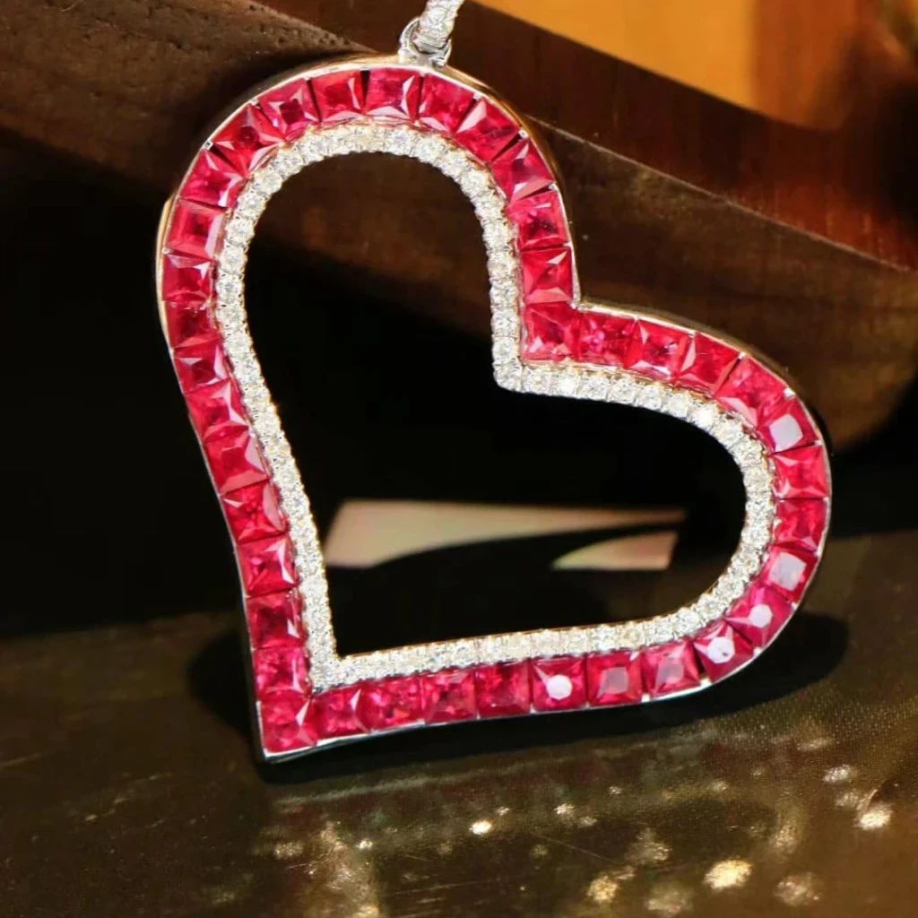 18k天然鑽石-紅寶石心形墜飾 - 第2張圖 18k天然鑽石-紅寶石心形墜飾
