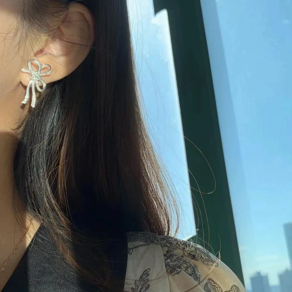 18k天然鑽石-蝴蝶結耳環