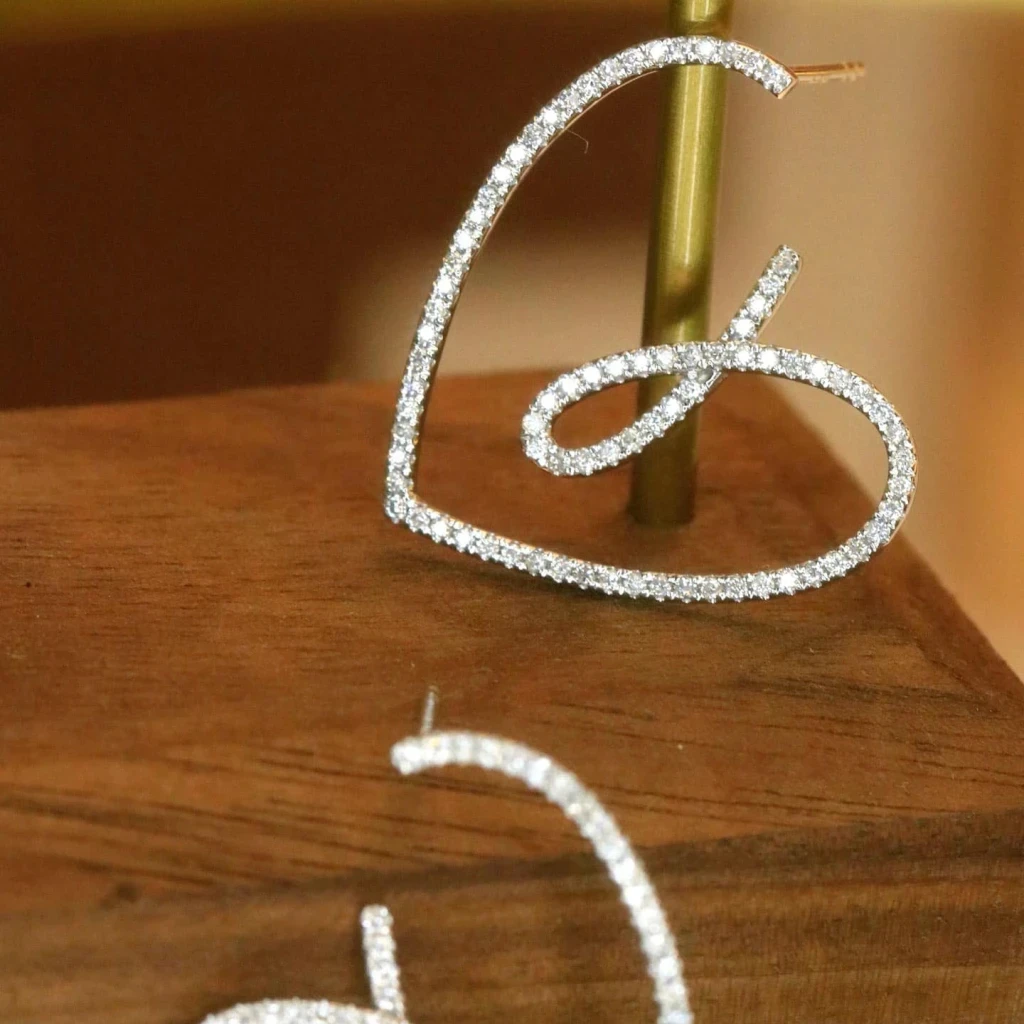 18K天然鑽石-心型耳環