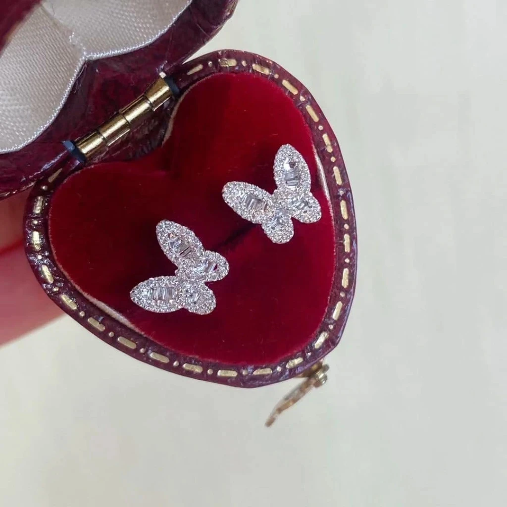 18K天然鑽石-小蝴蝶耳環