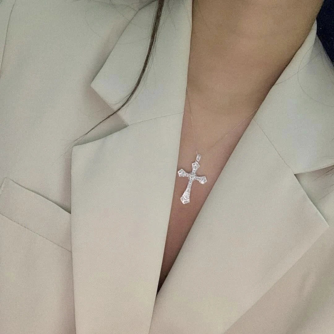 18K天然鑽石-十字架墜飾