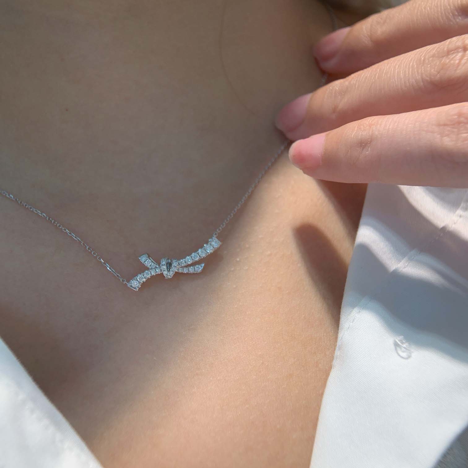 18K天然鑽石時尚蝴蝶結項鍊/戒指/耳環套裝