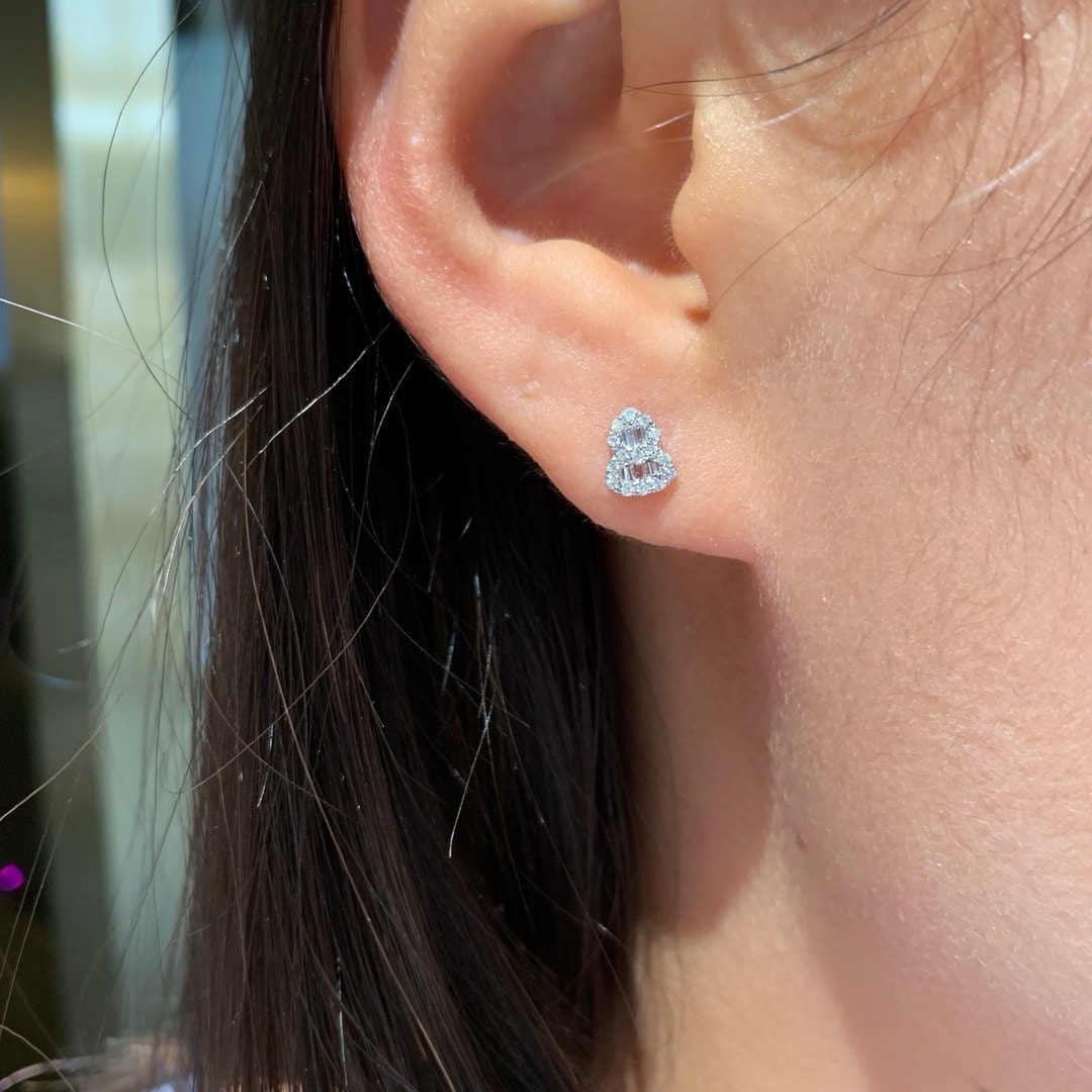 18K天然鑽石-葫蘆造型耳環