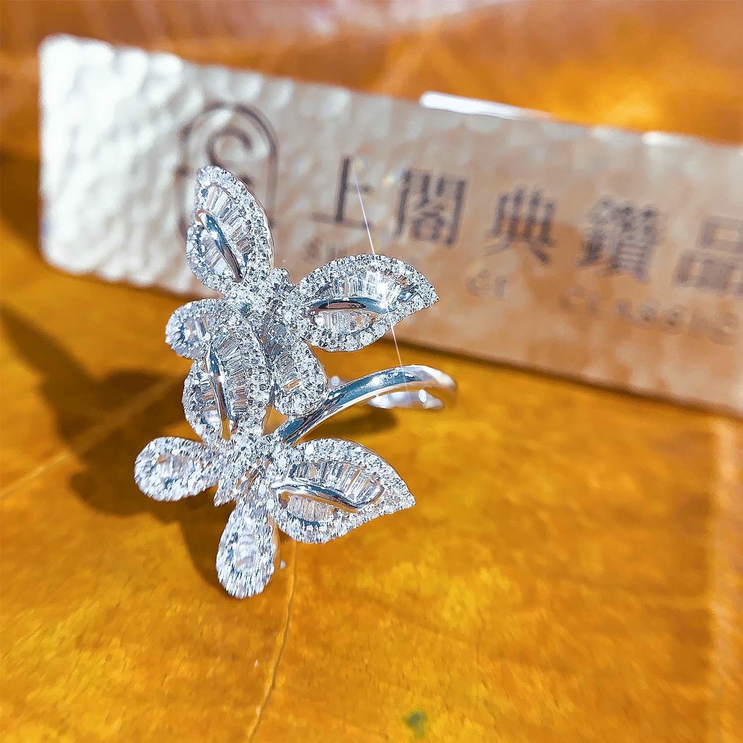 18K天然鑽石-雙蝶款戒指