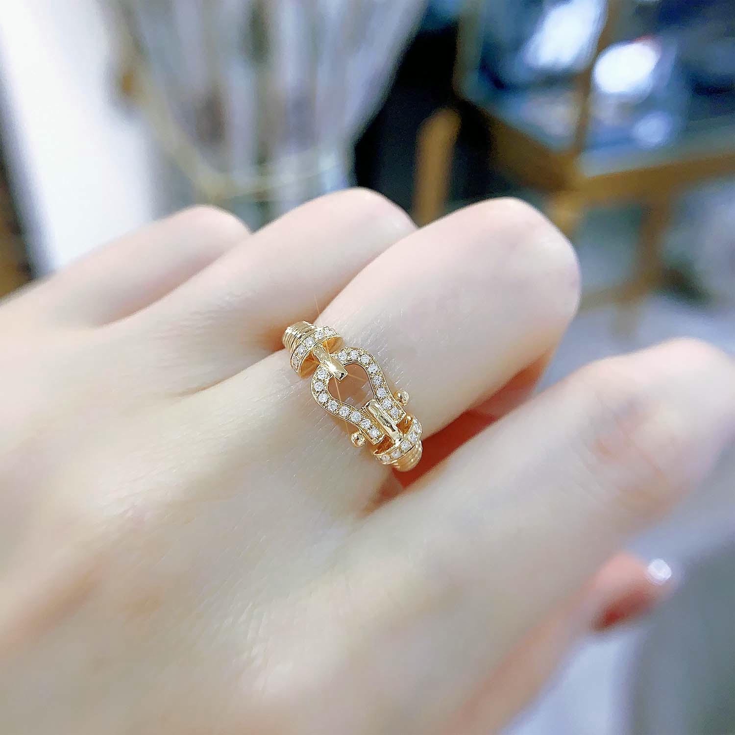 18K天然鑽石-馬蹄款戒指