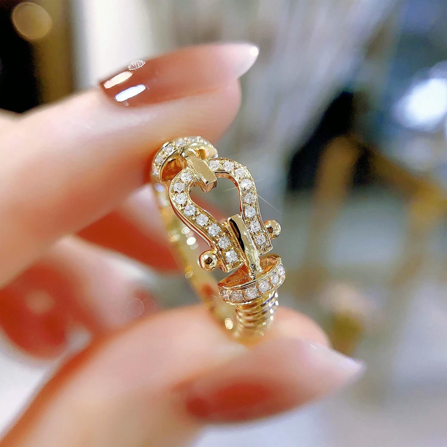 18K天然鑽石-馬蹄款戒指