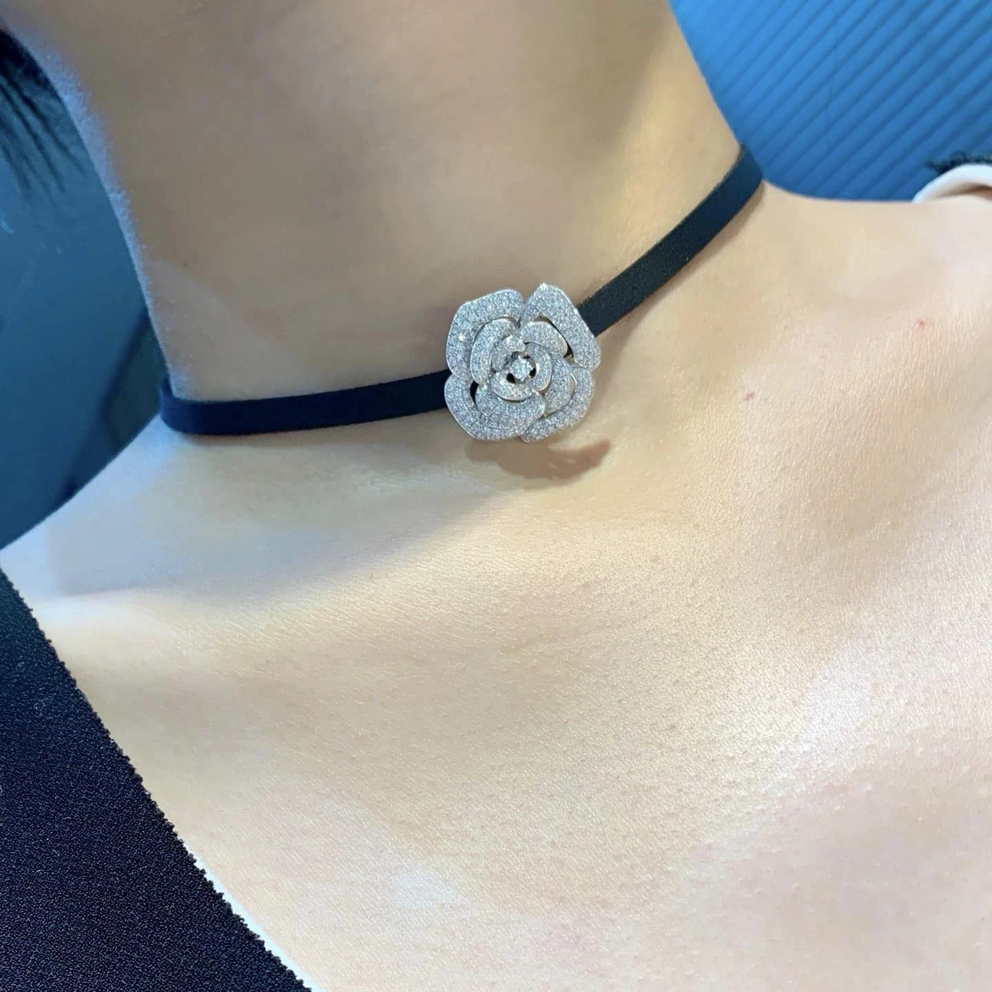 18K天然鑽石-大玫瑰花墜飾