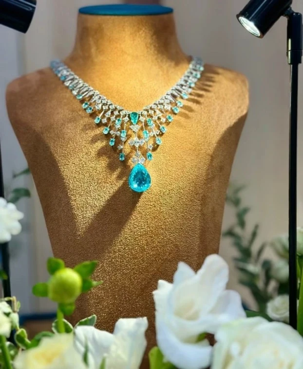 認識帕拉伊巴碧璽：帶您了解十月的生辰石＆霓虹藍的珍稀