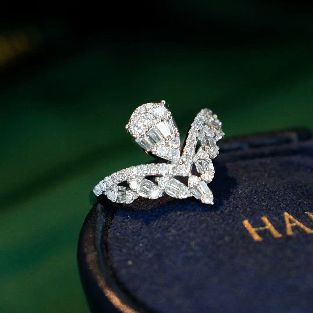 18K天然鑽石-T方V型戒指 - 第3張圖 18K天然鑽石-T方V型戒指