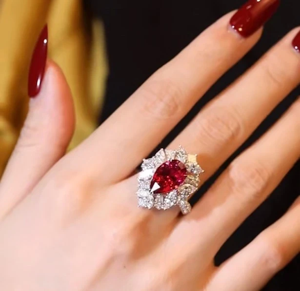 八月生辰石:尖晶石——寶石界的多彩奇蹟 - 第3張圖 八月生辰石:尖晶石——寶石界的多彩奇蹟