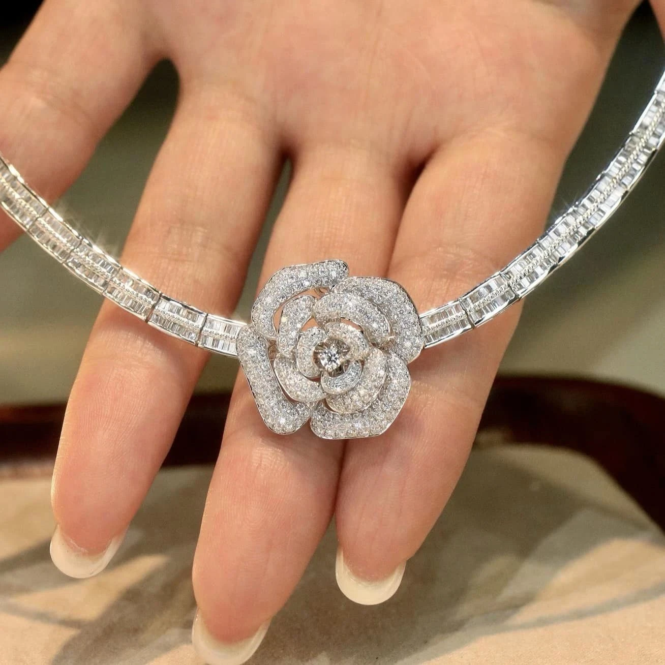 18K天然鑽石-大玫瑰花墜飾